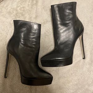 Steve Madden boot heels !